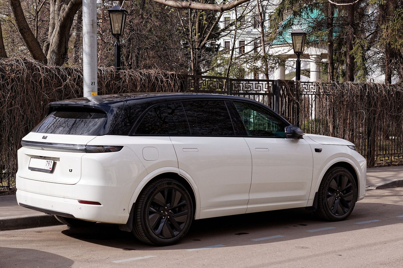 Սպիտակ Li Auto L7 քրոսովեր